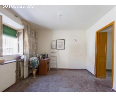 Casa junto al ayuntamiento de Pinos Puente