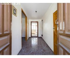 Casa junto al ayuntamiento de Pinos Puente