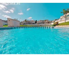 Se vende bungalow con piscina comunitaria en Torrevieja, los Balcones
