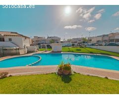 Se vende bungalow con piscina comunitaria en Torrevieja, los Balcones
