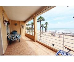Se vende espectacular piso en primera línea de playa en La Mata, Torrevieja.