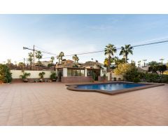 Impresionante chalet en Los Balcones (Torrevieja)