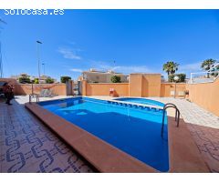 Acogedora vivienda en un residencial pequeño de 10 chalets.