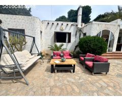 Amplio chalet independiente en Cabo Roig a solo 50 metros del mar