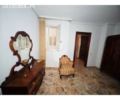 Piso en Torrevieja centro con 4 habitaciones