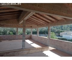 Finca con casa cerca del pueblo