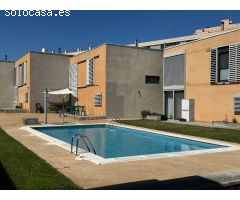 CASA -CON JARDIN I PISCINA-