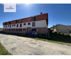 101- Promoción de chalets y garajes en construcción en La Higuera, Espirdo (Segovia)