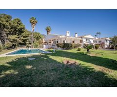 Villa en Venta en Marbella, Málaga