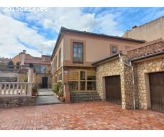 Chalet independiente con piscina y vistas a la montaña en Torrecaballeros
