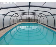 Chalet independiente con piscina y vistas a la montaña en Torrecaballeros
