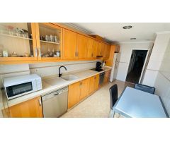 Se vende amplio piso VPO en la última planta en La Hoya (Elche)