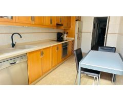 Se vende amplio piso VPO en la última planta en La Hoya (Elche)