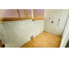 Se vende amplio piso VPO en la última planta en La Hoya (Elche)