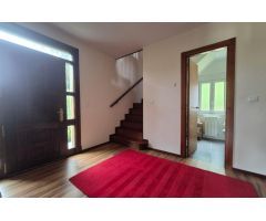 Casa unifamiliar con terreno y garaje en Ampuero