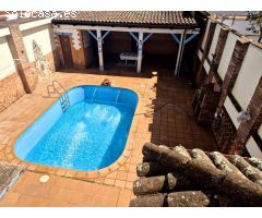 CHATEL CON PISCINA EN SAN BERNABE