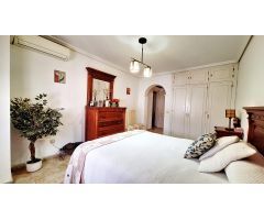 ¡El hogar que estabas buscando te espera! Amplio y luminoso piso de 4 dormitorios en perfecto estado