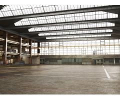 Almacén Industrial en planta baja con 50 m² de aparcamiento exterior.
