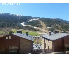 Tu Refugio en Andorra: Piso Luminoso con Plaza de Garaje
