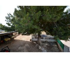 Chalet independiente con gran parcela y piscina privada en El Mirador, Guardamar del Segura