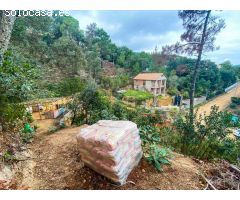 Se vende parcela con el proyecto.