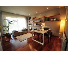 Exclusiva Casa de 3 Plantas con Vistas al Mar en Urbanización de Prestigio en Lloret de Mar