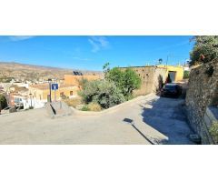 Se vende casa con huerto en Instincion. Almeria