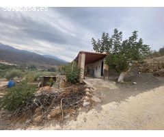 Cortijo con terreno en Instinción (Almería).