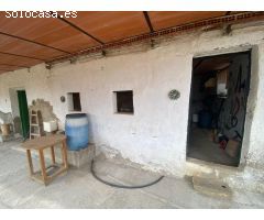 Cortijo con terreno en Instinción (Almería).