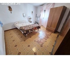 CASA EN LA ZONA DE PADRE JESUS CON MULTIPLES POSIBILIDADES