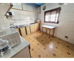 CASA EN LA ZONA DE PADRE JESUS CON MULTIPLES POSIBILIDADES