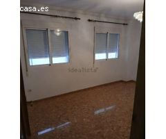 VENTA DE VIVIENDA ZONA MERCADO CON PATIO INTERIOR