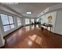 VENTA DE LOCAL COMERCIAL EN ENTREPLANTA DE GRAN DIMENSIÓN