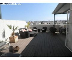 MARAVILLOSO ATICO EN EL GOLF CON GRAN TERRAZA SIN AMOBLAR