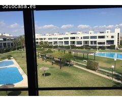 MARAVILLOSO ATICO EN EL GOLF CON GRAN TERRAZA SIN AMOBLAR