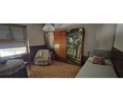 SE VENDE CHALET Y EDIFICIO DE 2 PLANTAS EN PETRER