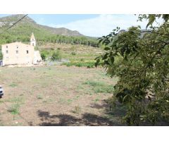 Gran Parcela de 1.800m2 para 8 casas adosadas