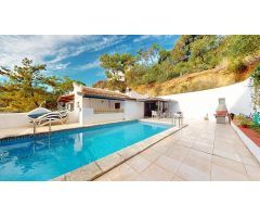 Chalet  Estilo Mediterráneo cerca de la Playa de Cala Canyellas (Lloret de Mar)