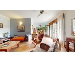 Chalet  Estilo Mediterráneo cerca de la Playa de Cala Canyellas (Lloret de Mar)