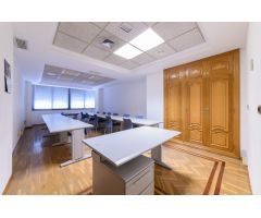 EXCLUSIVO LOCAL DE OFICINAS CON EXTENSA FACHADA HACIA AVENIDA DE LA CONSTITUCION