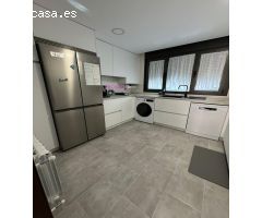 CHALET ADOSADO SEMINUEVO!!!4 DORMITORIOS, 3 BAÑOS. GARAJE Y PATIO TRASERO DE 50 M2