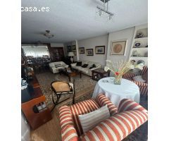 REFORMADO EN PARQUE FLORENCIA CON 3 DORMITORIOS, 2 BAÑOS,  PISCINA Y PARKING!!!