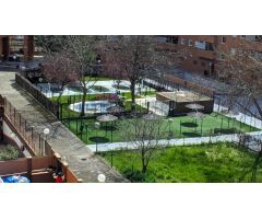 ATICO DUBPLEX CON 3 DORMITORIOS, 3 BAÑOS. 4 TERRAZAS.  GARAJE TIPO BOX, TRASTERO Y PISCINA