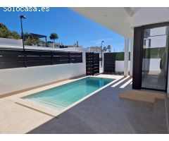 CHALETS DE NUEVA CONSTRUCCIÓN - ZONA PINAR DE CAMPOVERDE -