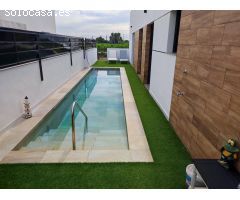 CHALET PAREADO CON PISCINA PRIVADA - ZONA DAYA NUEVA -