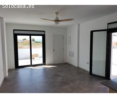 CHALET PAREADO CON PISCINA PRIVADA - ZONA DAYA NUEVA -