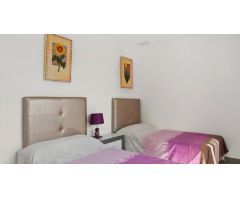 PRECIOSA VILLA DE 3 DORMITORIOS CON PISCINA PRIVADA - ZONA  PILAR DE LA HORADADA -