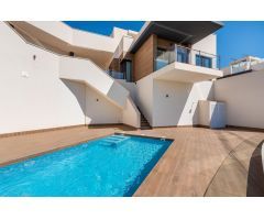 IMPRESIONANTE VILLA DE LUJO DE 3 DORMITORIOS CON PISCINA PRIVADA - ZONA LAS ESCALERICAS, SAN MIGUEL