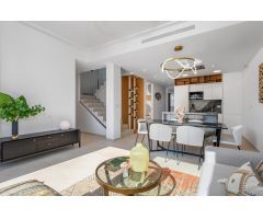 VILLA DE 3 DORMITORIOS Y 3 BAÑOS CON PISCINA PRIVADA - ZONA PUNTA PRIMA, ORIHUELA COSTA -