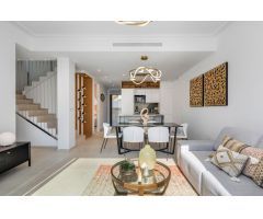 VILLA DE 3 DORMITORIOS Y 3 BAÑOS CON PISCINA PRIVADA - ZONA PUNTA PRIMA, ORIHUELA COSTA -